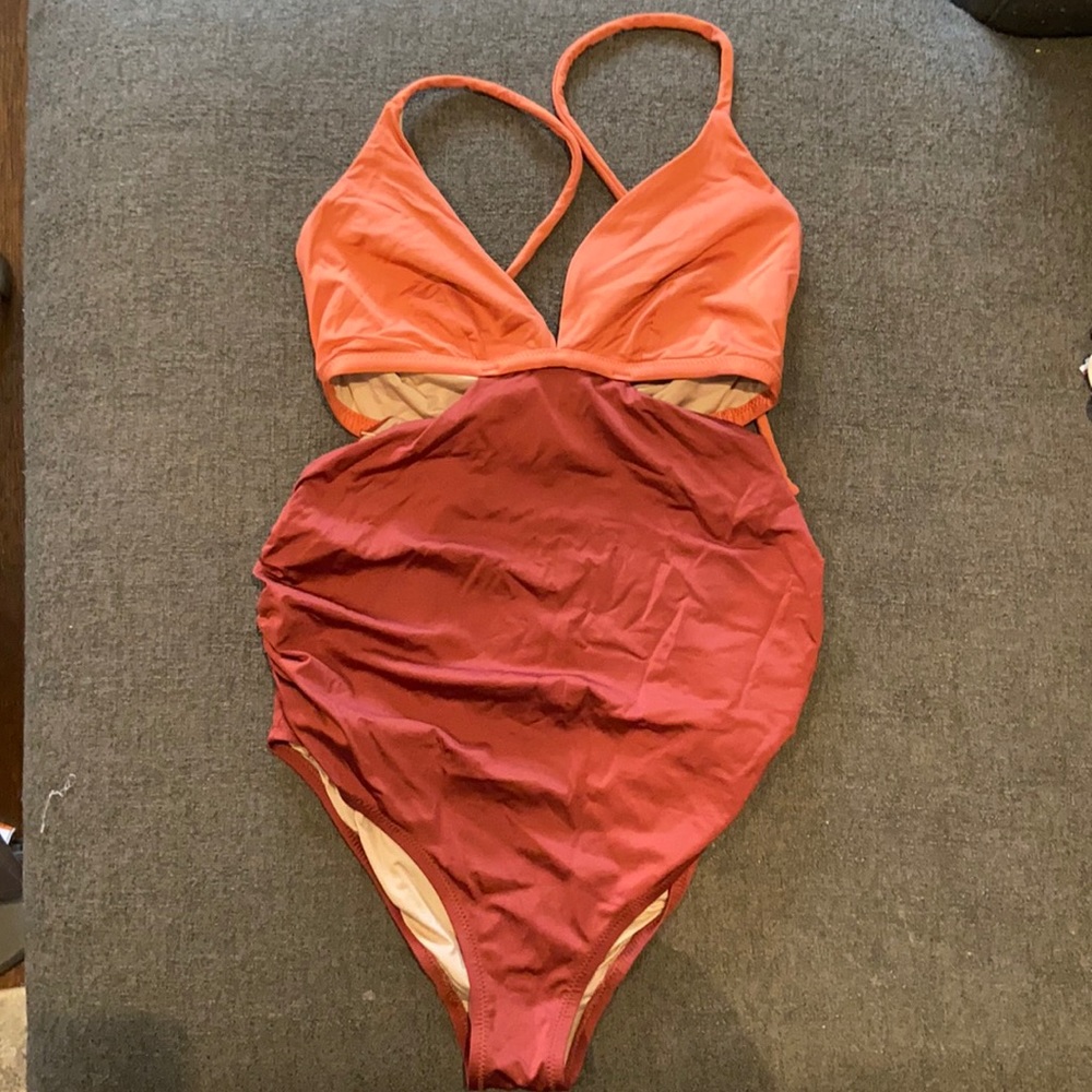 A Pea in the pod maternity bathing suit